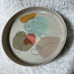 Disney Mickey Mouse Plates!
Made of Corn Husks!
NWT